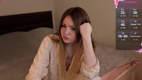 Lora online show from 10-13-25, 11:43