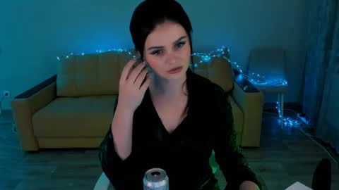 Lora Cain online show from 12-18-25, 02:56