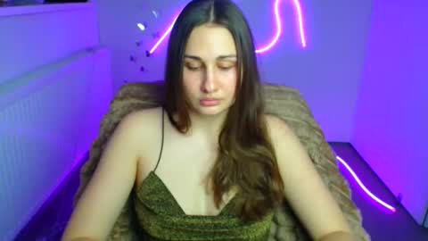 Lora online show from 03-26-26, 01:49