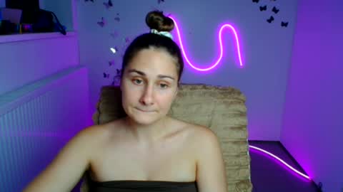 Lora online show from 06-26-26, 11:36