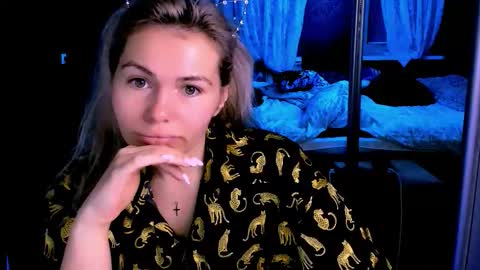 Lora online show from 11-12-25, 02:34