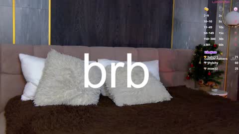 Snapshot of loraineluff chatting on 12-30-24, 06:05 Loraine online show from 12-30-24, 06:05