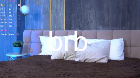 Snapshot of loraineluff chatting on 01-19-25, 05:07 Loraine online show from 01-19-25, 05:07