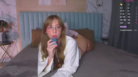 Loraine online show from 04-26-26, 02:59