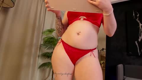 LoraIvone online show from 03-17-26, 08:12