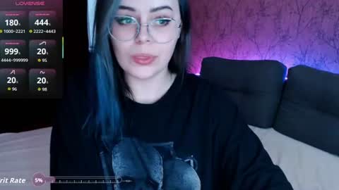 Snapshot of loramoonnn chatting on 06-14-26, 02:46 Lora online show from 06-14-26, 02:46