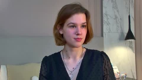 Snapshot of lorapuffs chatting on 10-13-25, 04:07 Lora online show from 10-13-25, 04:07