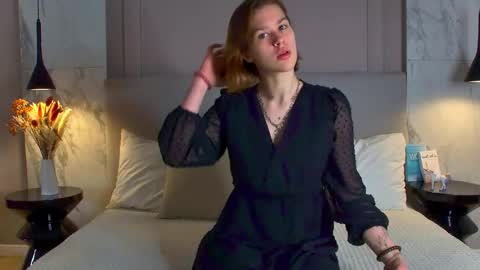 Snapshot of lorapuffs chatting on 10-26-25, 04:13 Lora online show from 10-26-25, 04:13