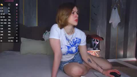 Snapshot of lorapuffs chatting on 11-02-25, 04:31 Lora online show from 11-02-25, 04:31