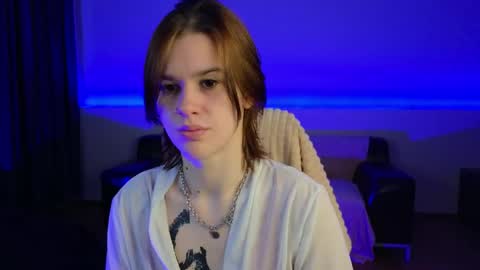 Lora online show from 06-09-26, 02:28