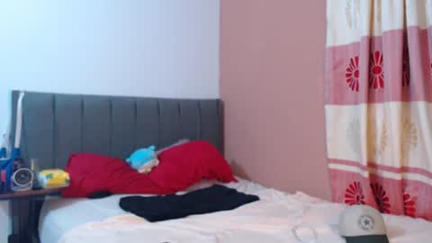 Snapshot of lord_dainn chatting on 06-19-26, 01:43 lord_dainn online show from 06-19-26, 01:43