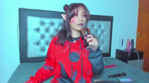 Snapshot of loredepp chatting on 03-07-25, 06:57 Lore Depp online show from 03-07-25, 06:57