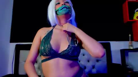 Snapshot of loredepp chatting on 10-25-25, 04:20 Lore Depp online show from 10-25-25, 04:20