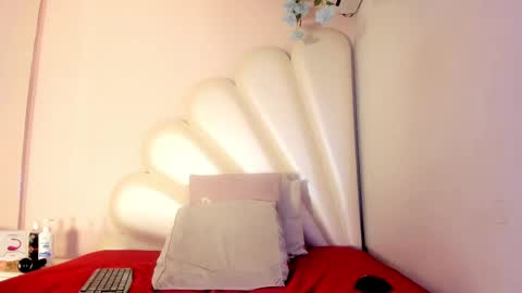 Snapshot of lorena_hawkins chatting on 03-07-25, 01:40 Lorena online show from 03-07-25, 01:40