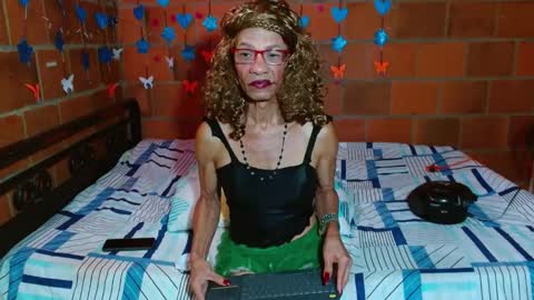 Lorena Capelli online show from 10-31-25, 11:22