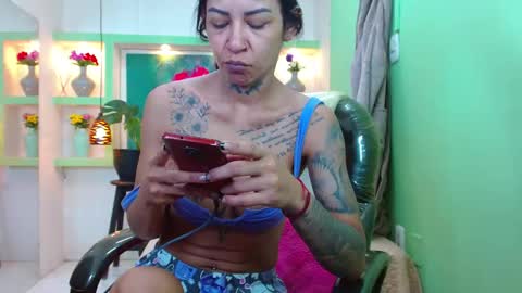 Snapshot of lorenapinto_ chatting on 12-14-25, 10:03 lore online show from 12-14-25, 10:03