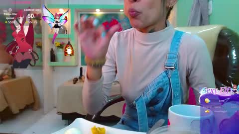 Snapshot of lorenapinto_ chatting on 02-03-26, 02:53 lore online show from 02-03-26, 02:53