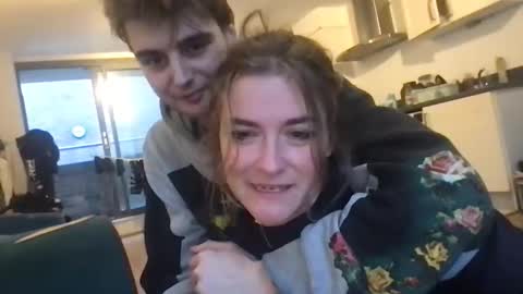 lorenatty online show from 04-12-26, 06:02