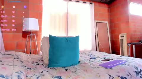 Snapshot of lorendolltsx chatting on 06-23-26, 03:43 Loren online show from 06-23-26, 03:43