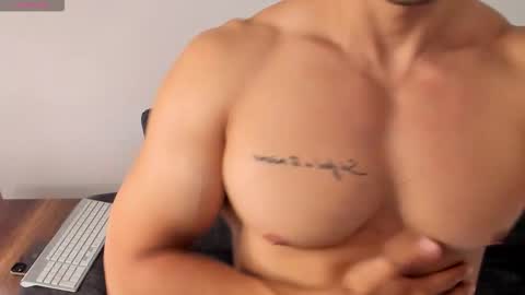 Snapshot of lorenzo_ferrec chatting on 03-10-26, 12:04 Lorenzo F online show from 03-10-26, 12:04