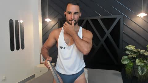 Snapshot of lorenzo_walker_ chatting on 01-07-25, 05:31 L O R E N Z O Thumbs Up help online show from 01-07-25, 05:31