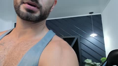 Snapshot of lorenzo_walker_ chatting on 01-08-25, 05:15 L O R E N Z O Thumbs Up help online show from 01-08-25, 05:15