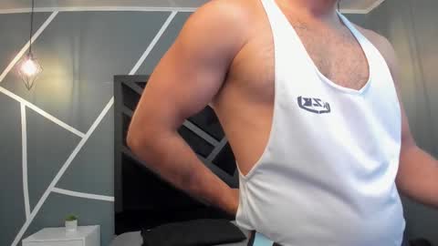 Snapshot of lorenzo_walker_ chatting on 10-06-25, 05:32 L O R E N Z O Thumbs Up help online show from 10-06-25, 05:32