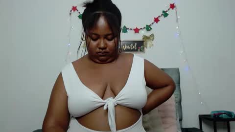 Snapshot of lorenztaylor chatting on 12-19-24, 08:23 lorena online show from 12-19-24, 08:23