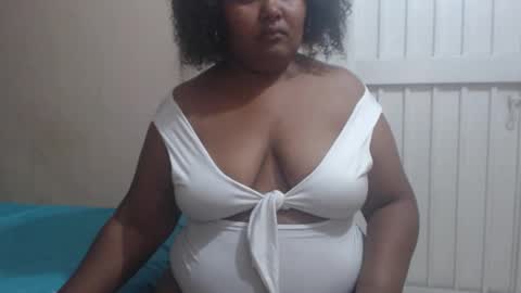 Snapshot of lorenztaylor chatting on 09-17-25, 12:12 lorena online show from 09-17-25, 12:12