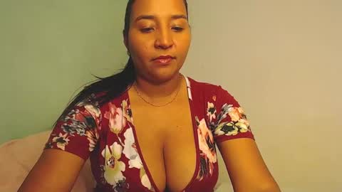 Snapshot of loretta_ chatting on 01-08-25, 12:49 Loretta Gmez online show from 01-08-25, 12:49