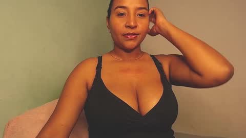 Snapshot of loretta_ chatting on 01-19-25, 02:25 Loretta Gmez online show from 01-19-25, 02:25