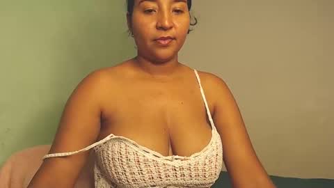 Snapshot of loretta_ chatting on 01-23-25, 01:08 Loretta Gmez online show from 01-23-25, 01:08
