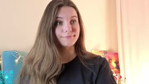 Chloe for Fan BlackHole online show from 11-16-25, 05:40