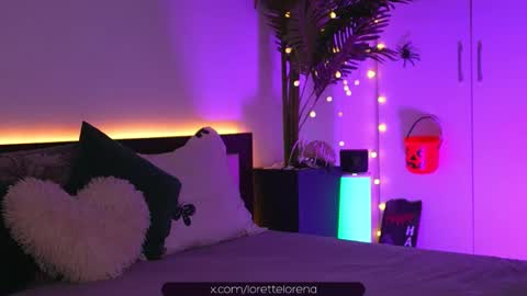 LoretteLorena online show from 10-28-25, 06:17