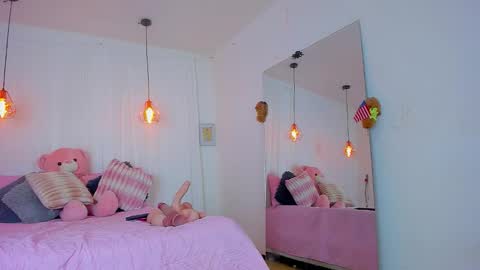 Snapshot of lori_evans1 chatting on 11-10-25, 01:37 Lori Evans online show from 11-10-25, 01:37