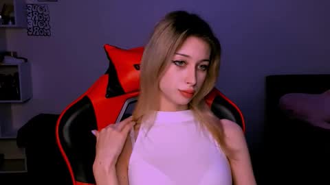 Lori online show from 10-17-25, 06:21