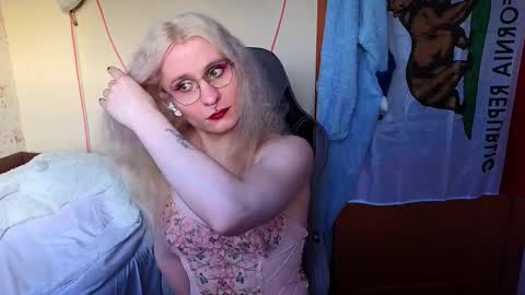 Snapshot of lori_myaf chatting on 03-18-26, 03:15 Lori ----------------------------------- online show from 03-18-26, 03:15