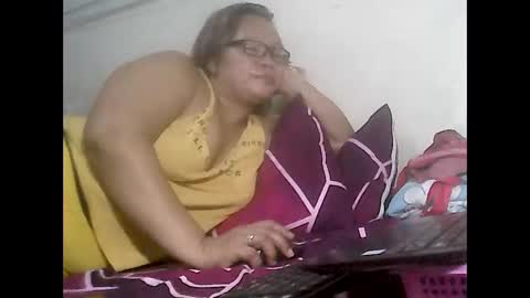 Snapshot of lorie46 chatting on 10-17-25, 09:56 lorien46 online show from 10-17-25, 09:56