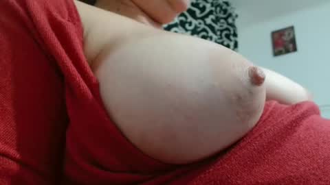 Snapshot of lory34 chatting on 10-09-25, 05:16 lory34 online show from 10-09-25, 05:16