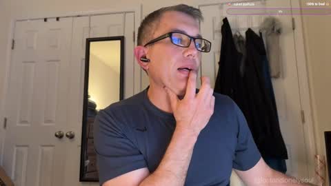 Snapshot of lostandlonelysoul chatting on 11-16-25, 05:35 Hazemir online show from 11-16-25, 05:35