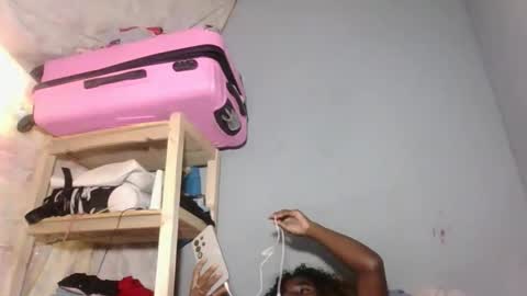 Snapshot of louane98 chatting on 02-08-26, 07:06 louane98 online show from 02-08-26, 07:06