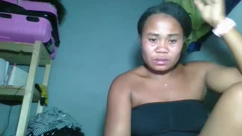 Snapshot of louane98 chatting on 03-01-26, 03:25 louane98 online show from 03-01-26, 03:25