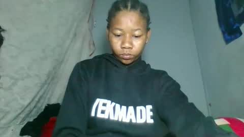 Snapshot of louane98 chatting on 03-05-26, 02:51 louane98 online show from 03-05-26, 02:51