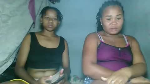 Snapshot of louane98 chatting on 03-13-26, 08:37 louane98 online show from 03-13-26, 08:37