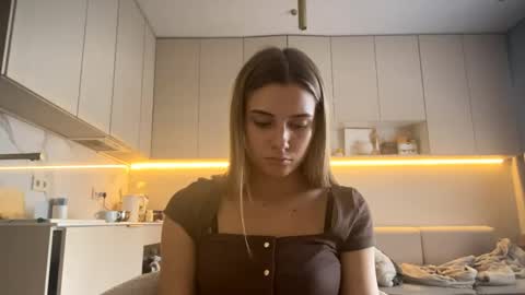 Bella online show from 06-05-26, 01:28