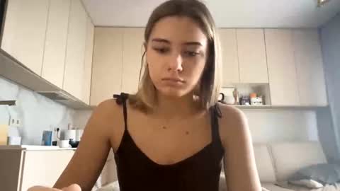 Bella online show from 06-13-26, 06:22