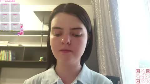 Snapshot of loudeguise chatting on 06-10-26, 10:03 Esma online show from 06-10-26, 10:03