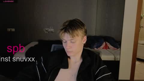 Snapshot of louie_evans chatting on 10-03-25, 03:36 louie_evans online show from 10-03-25, 03:36