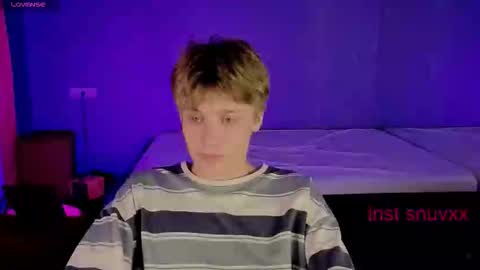 Snapshot of louie_evans chatting on 10-10-25, 03:55 louie_evans online show from 10-10-25, 03:55