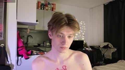 Snapshot of louie_evans chatting on 01-18-26, 04:05 louie_evans online show from 01-18-26, 04:05